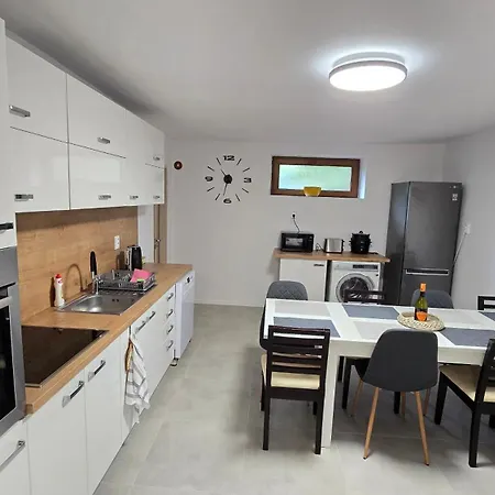 Dom Center Nyaraló Galgóc