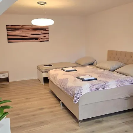 Nyaraló Dom Center *